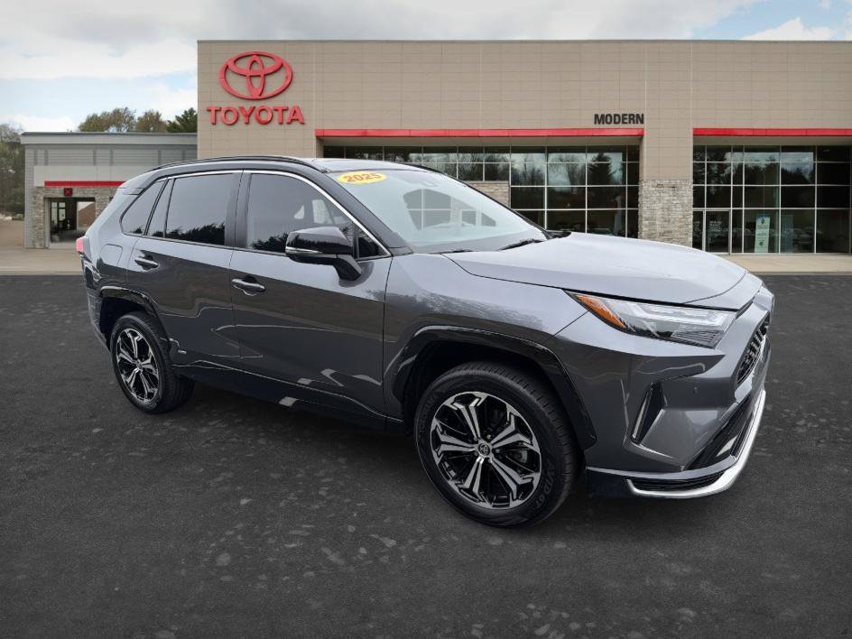 Used 2025 Toyota RAV4 XSE w/ Premium Package AWD/4WD image 3
