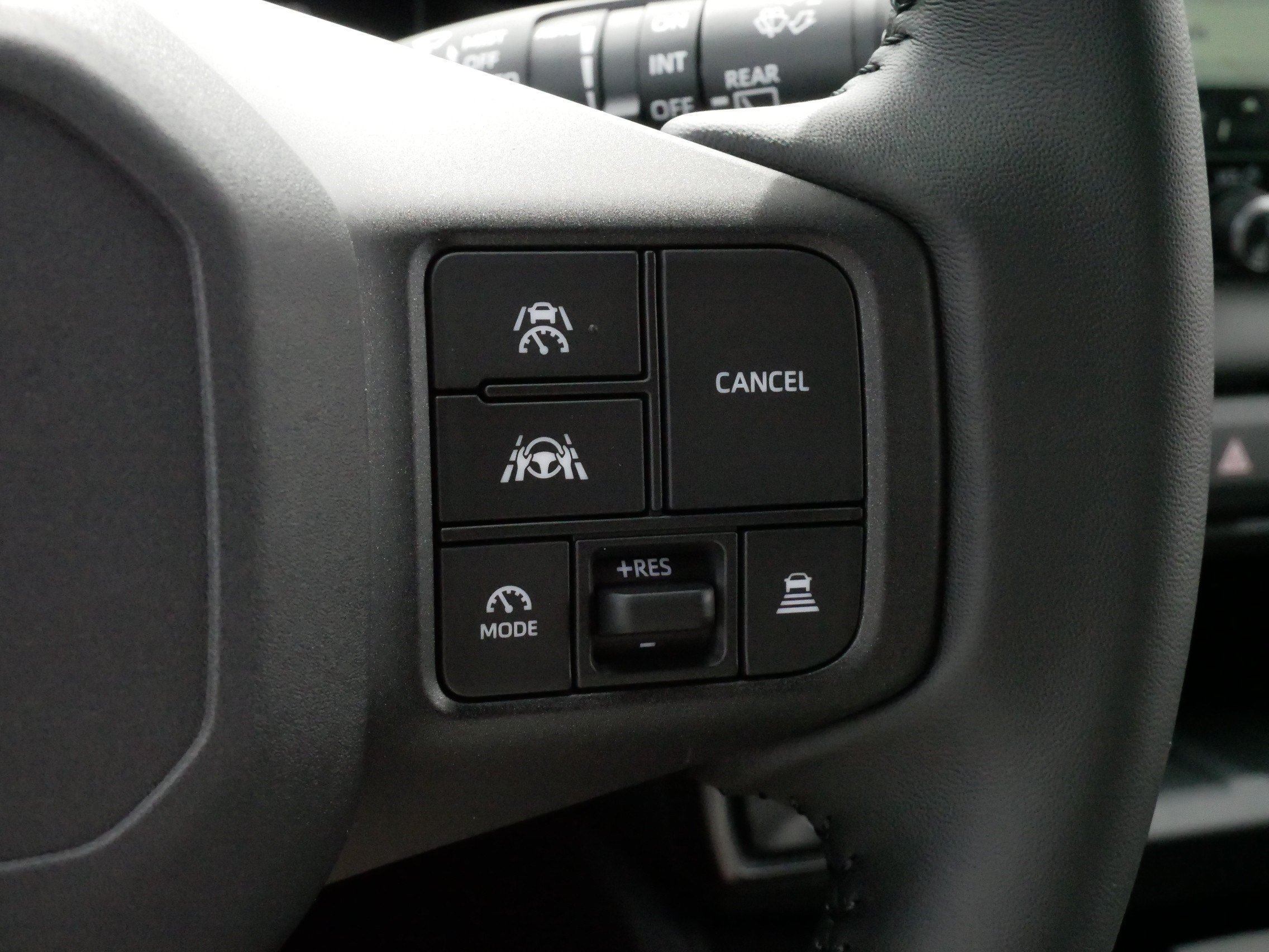 Used 2026 Toyota RAV4 SE w/ Convenience Package AWD/4WD image 29