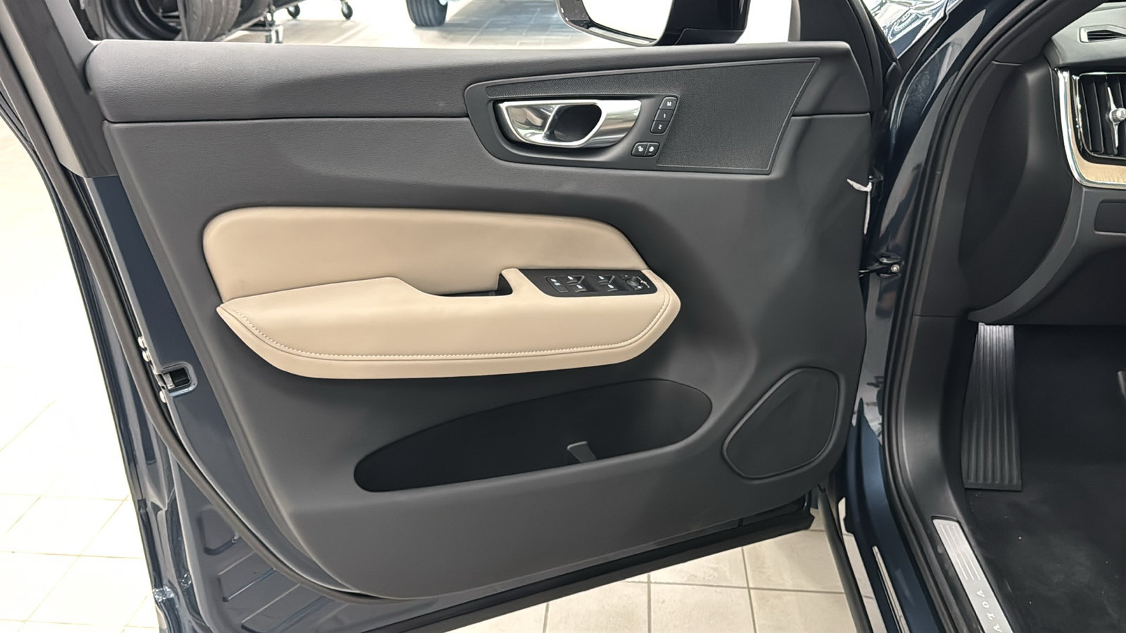 New 2027 Volvo XC60 B5 Core AWD/4WD image 21