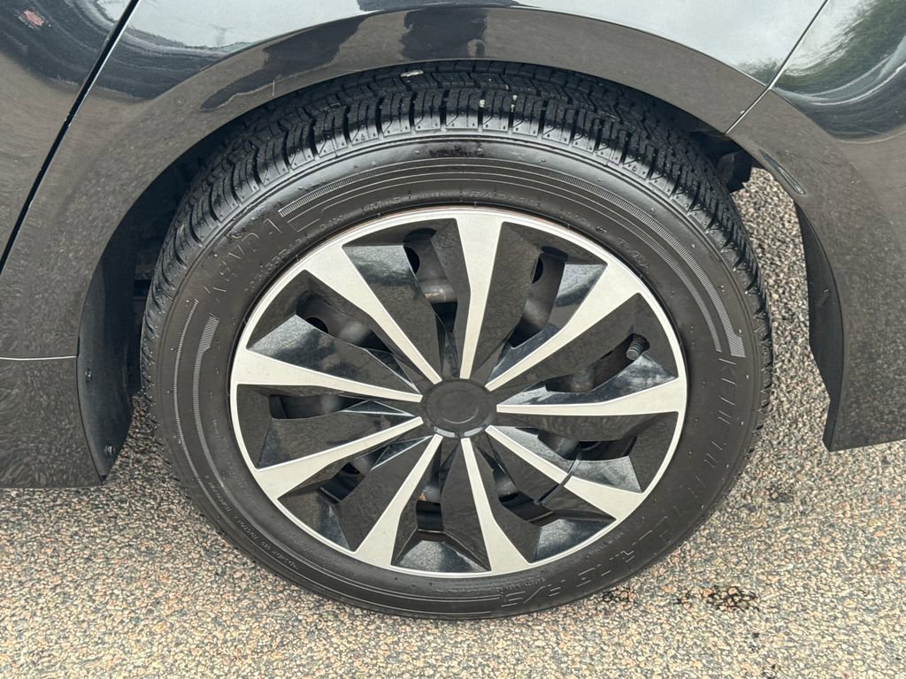 Used 2020 Toyota Corolla LE FWD image 40
