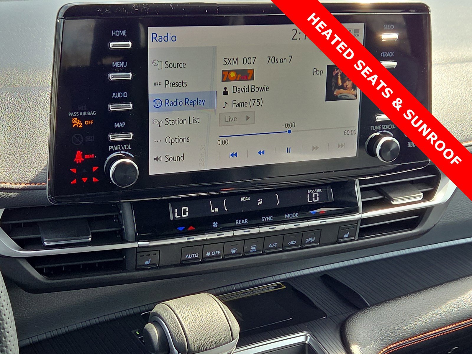 Used 2023 Toyota Sienna XSE w/ XSE Plus Package image 18