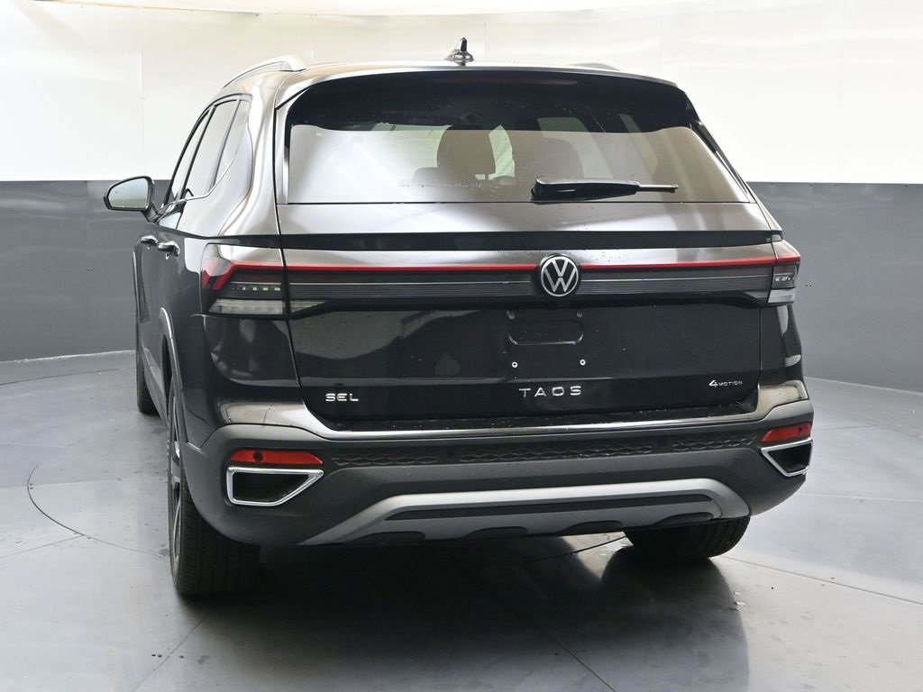 New 2025 Volkswagen Taos SEL image 4