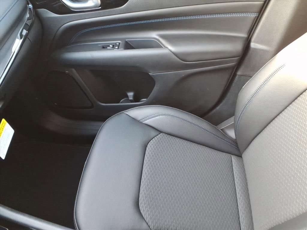 New 2026 Jeep Compass Latitude image 30