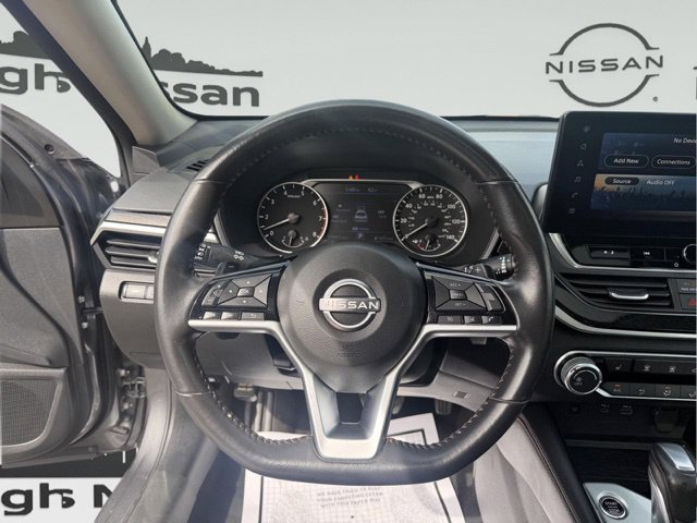 Used 2024 Nissan Altima 2.5 SR w/ SR Premium Package FWD image 17