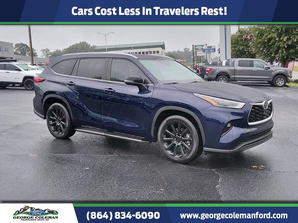 Used 2023 Toyota Highlander XLE FWD image 1