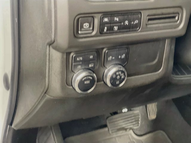 Used 2022 GMC Yukon SLT w/ SLT Premium Package AWD/4WD image 11
