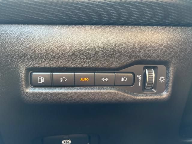 Used 2026 Jeep Cherokee Limited AWD/4WD image 31