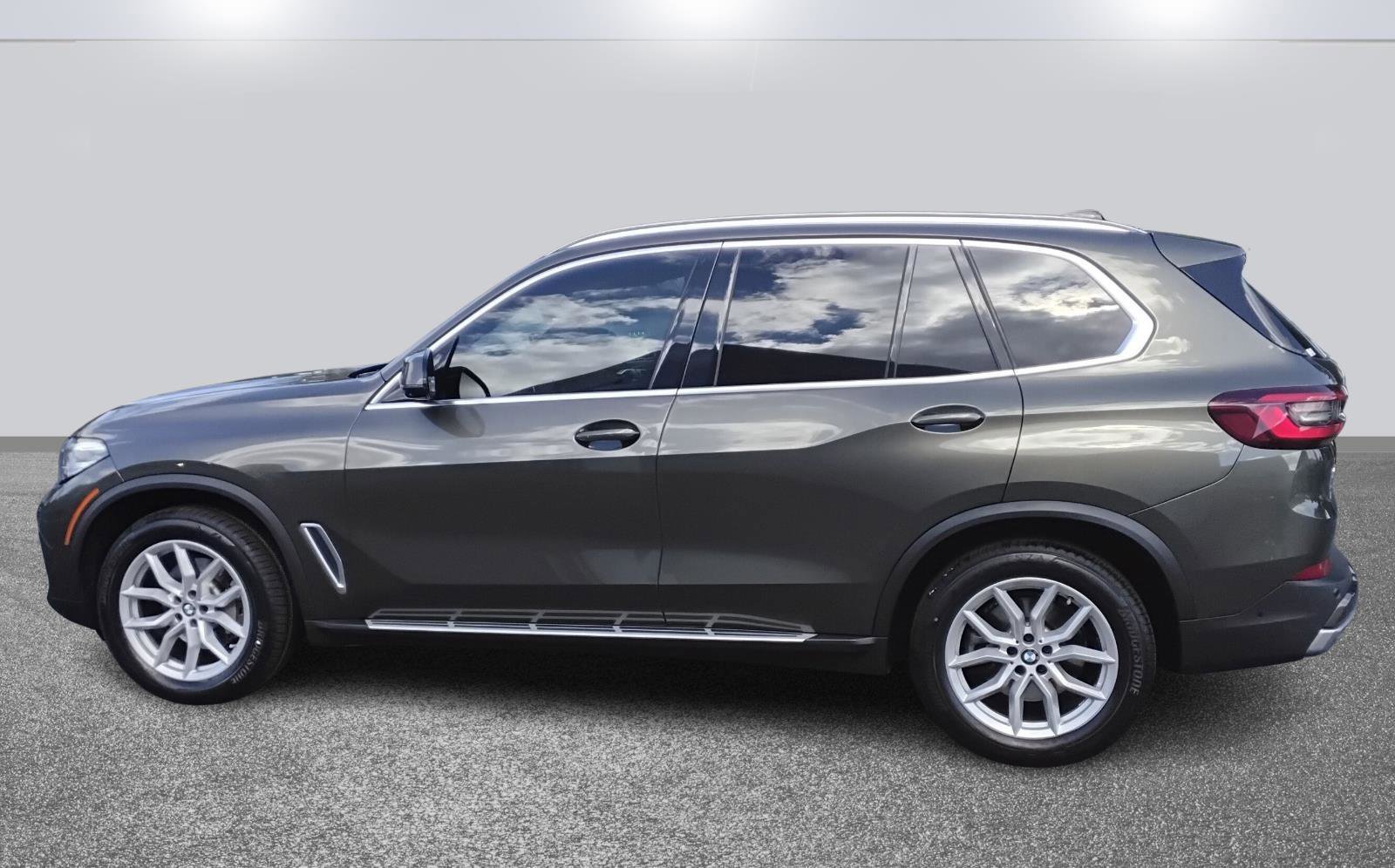 Used 2021 BMW X5 xDrive40i w/ Luxury Seating Package 2 image 6