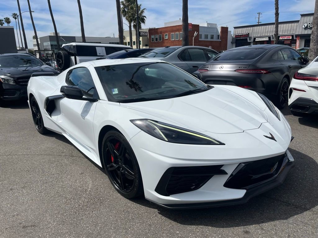 Used 2021 Chevrolet Corvette Stingray Preferred Cpe w/ Z51 Performance Package RWD image 3