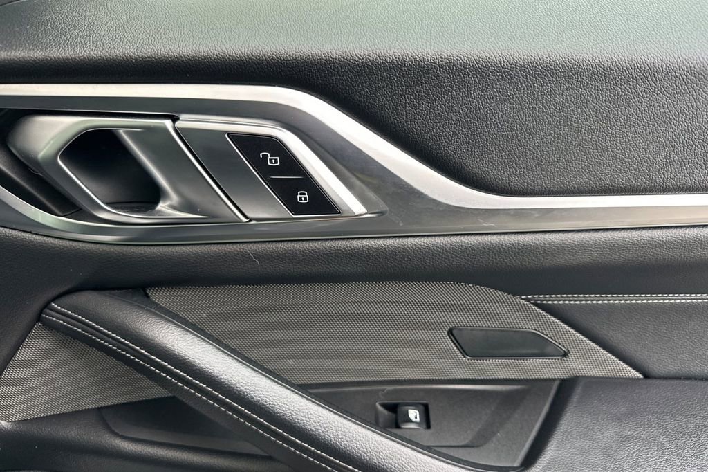 Used 2023 BMW i4 eDrive40 w/ M Sport Package image 18