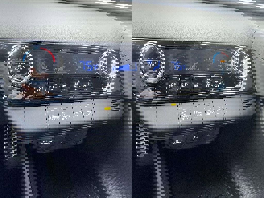 New 2026 Hyundai Elantra Sport image 15