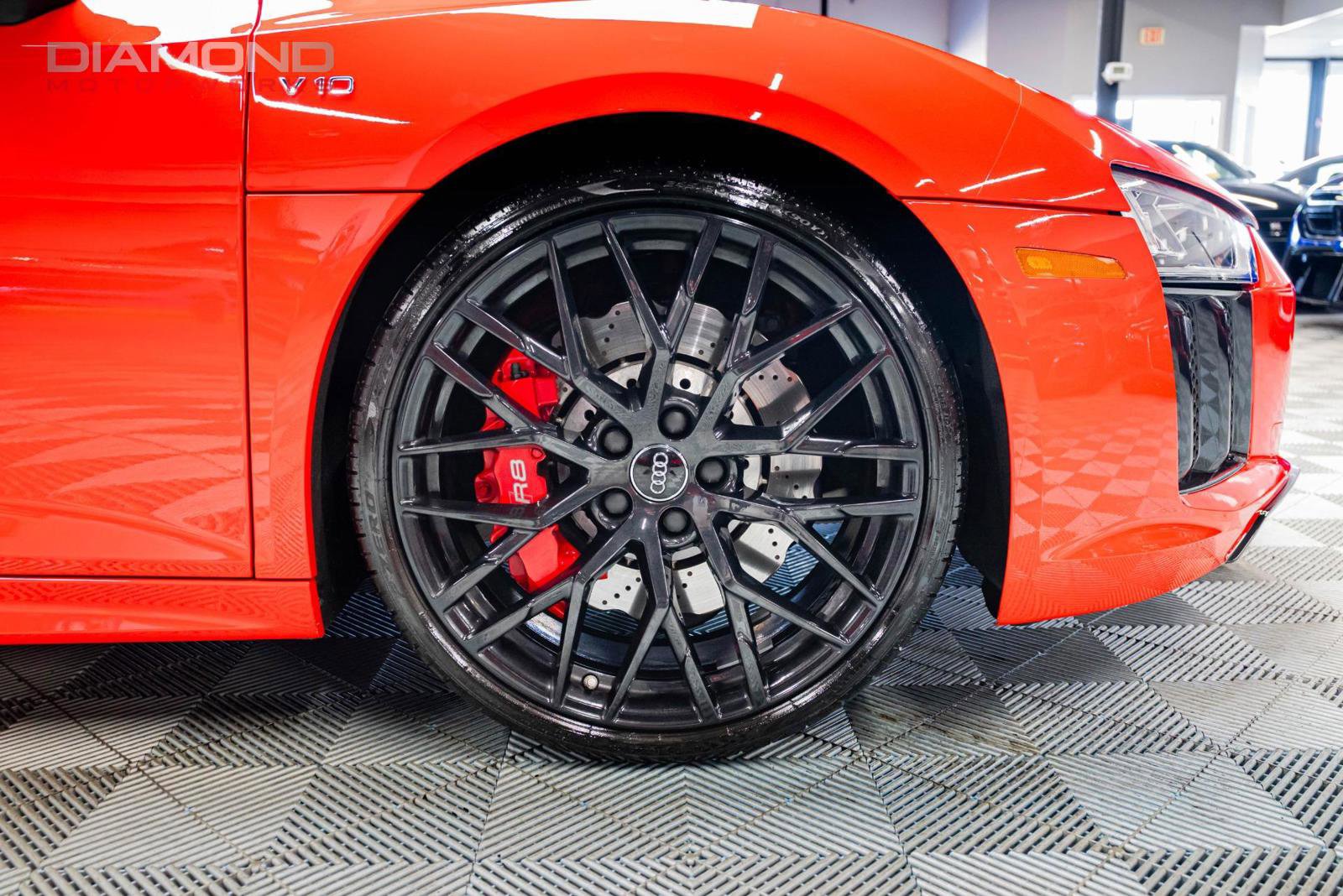 Used 2018 Audi R8 V10 w/ Carbon Exterior Package image 99