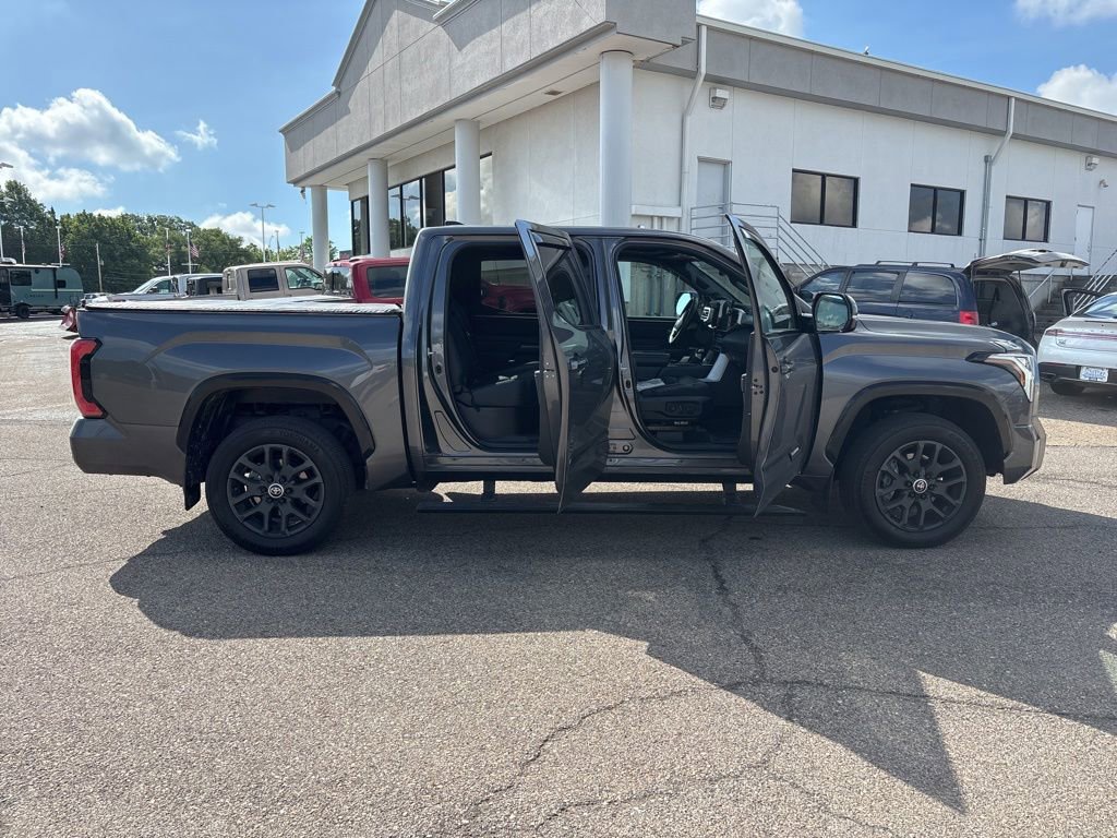 Used 2024 Toyota Tundra Platinum AWD/4WD image 8