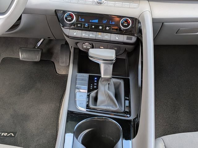 Certified 2025 Hyundai Elantra SEL FWD image 18