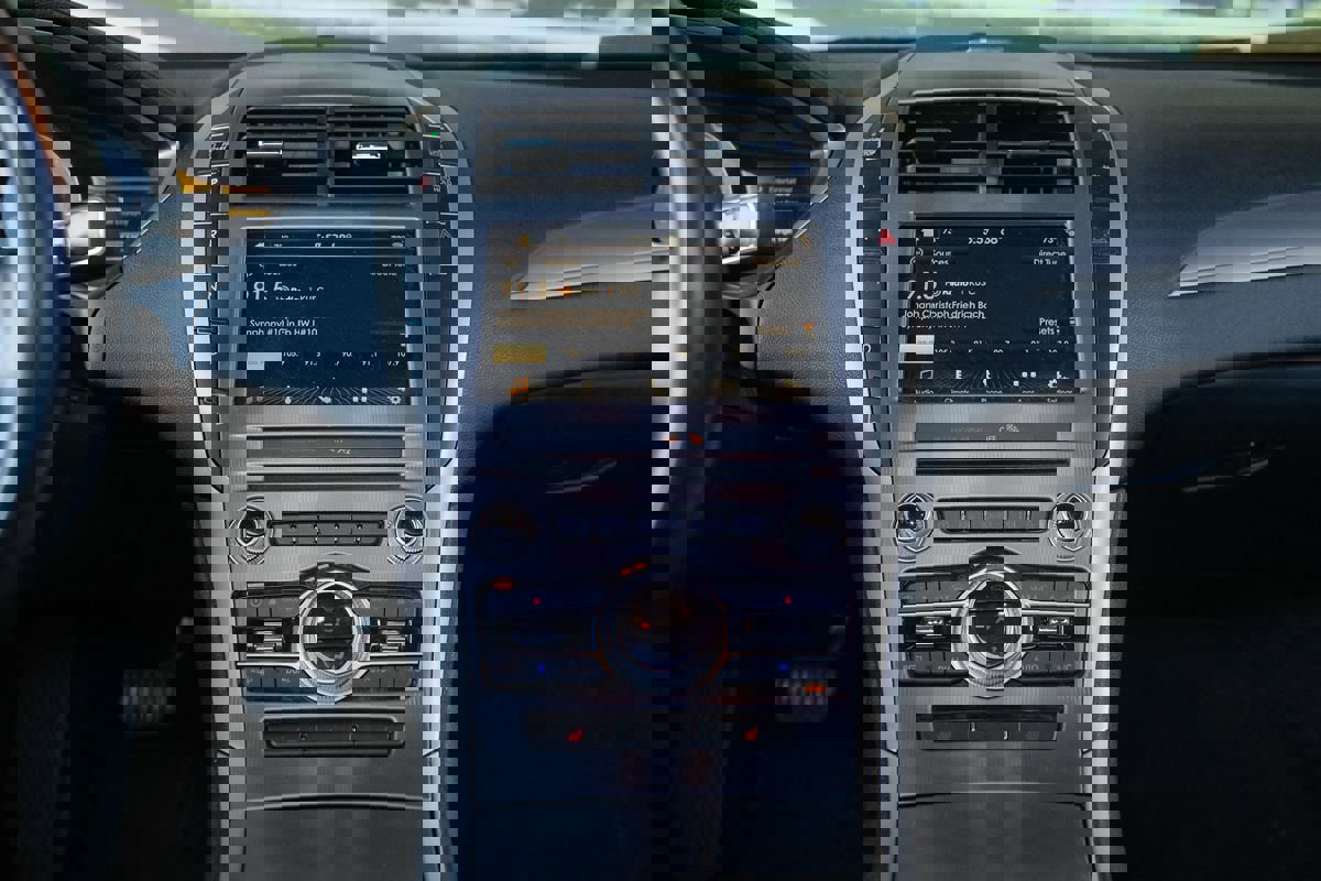 Used 2017 Lincoln MKZ Select FWD image 20