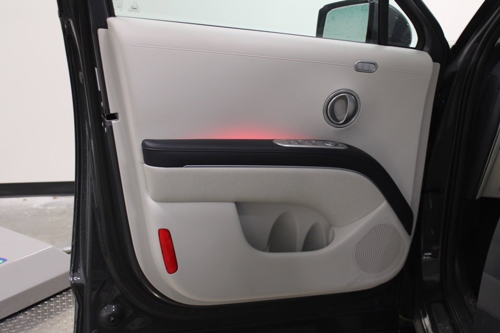 Used 2026 Hyundai Palisade Calligraphy image 14