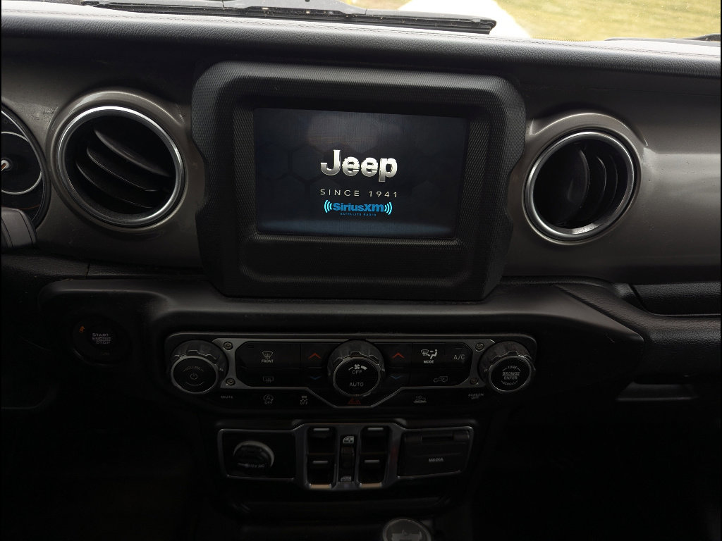 Used 2021 Jeep Wrangler Unlimited Sahara AWD/4WD image 28