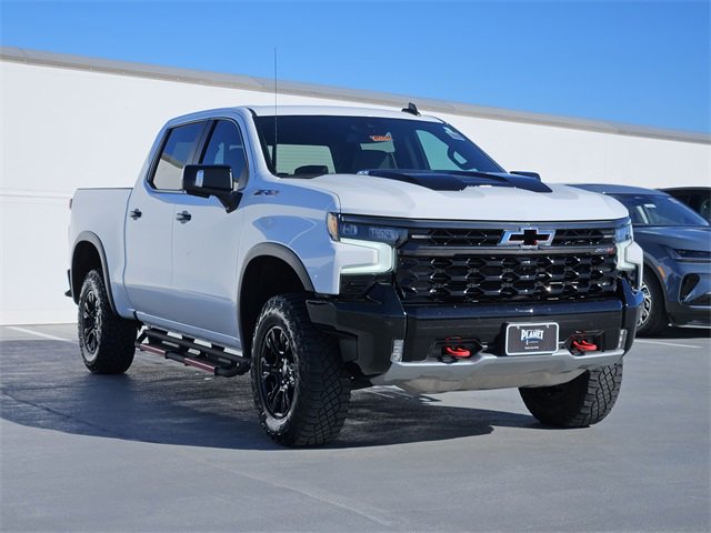 Used 2024 Chevrolet Silverado 1500 ZR2 image 3