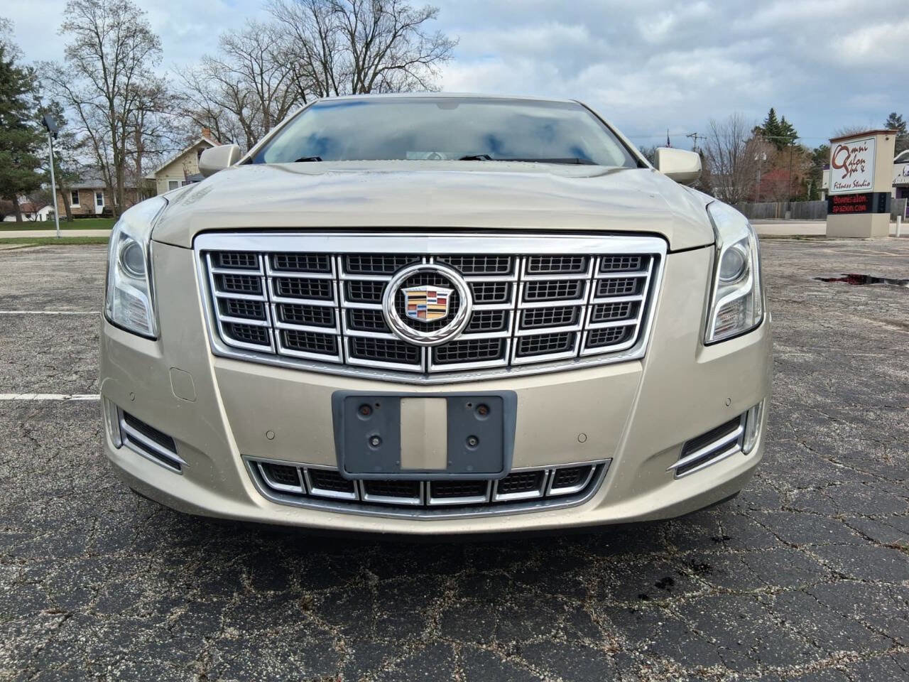 Used 2013 Cadillac XTS Luxury image 2