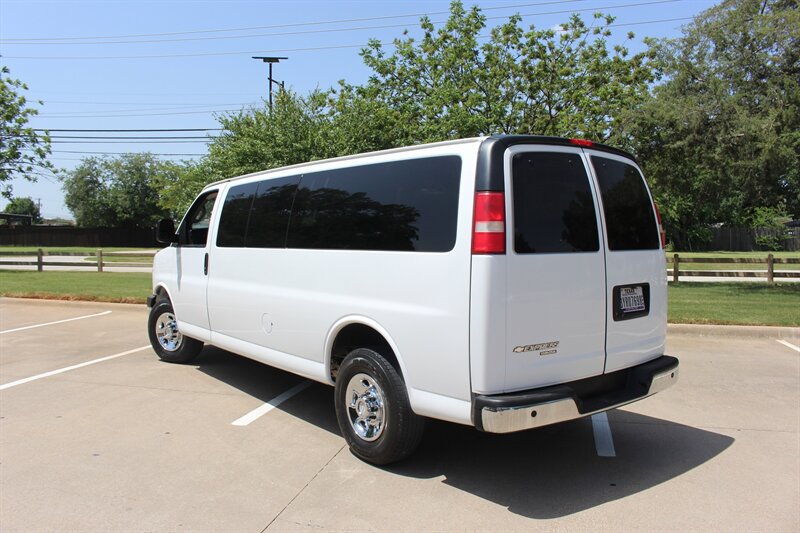 Used 2016 Chevrolet Express 3500 LT w/ LT Preferred Equipment Group RWD image 3