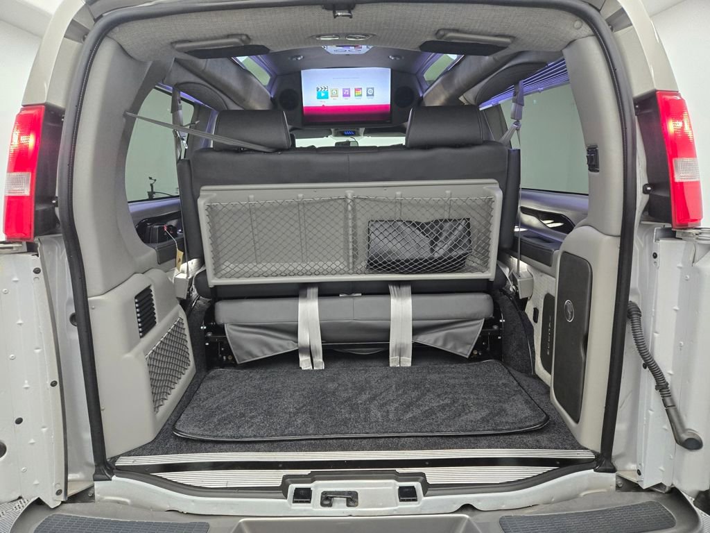 Used 2023 GMC Savana 2500 image 6