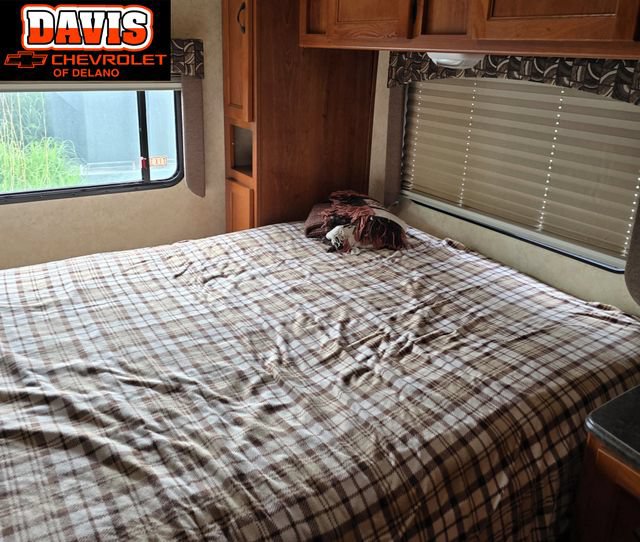 Used 2011 Ford E-450 and Econoline 450 Super Duty w/ Motorhome Prep Pkg RWD image 13