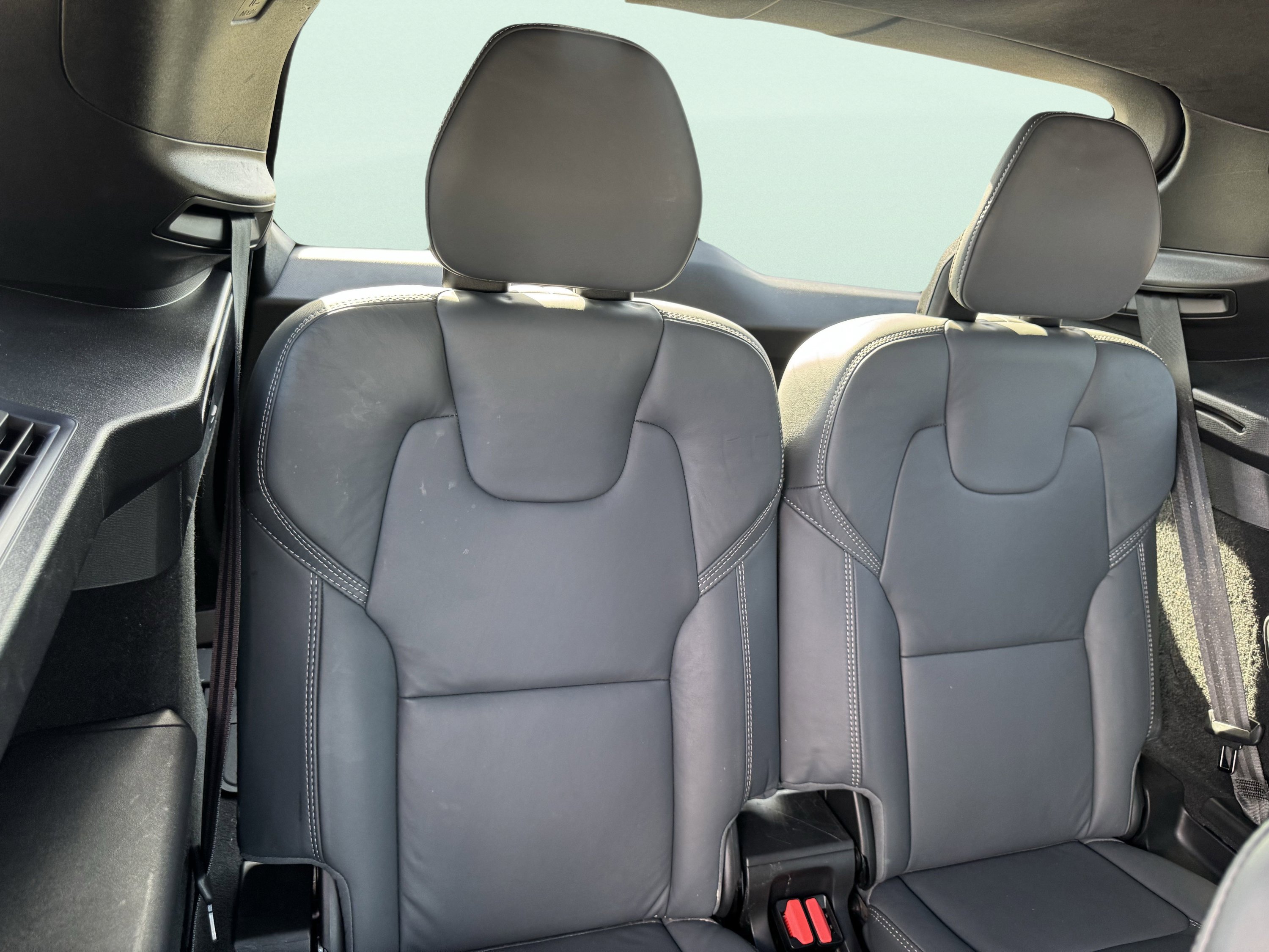 Used 2024 Volvo XC90 T8 Ultimate w/ Lounge Package image 57