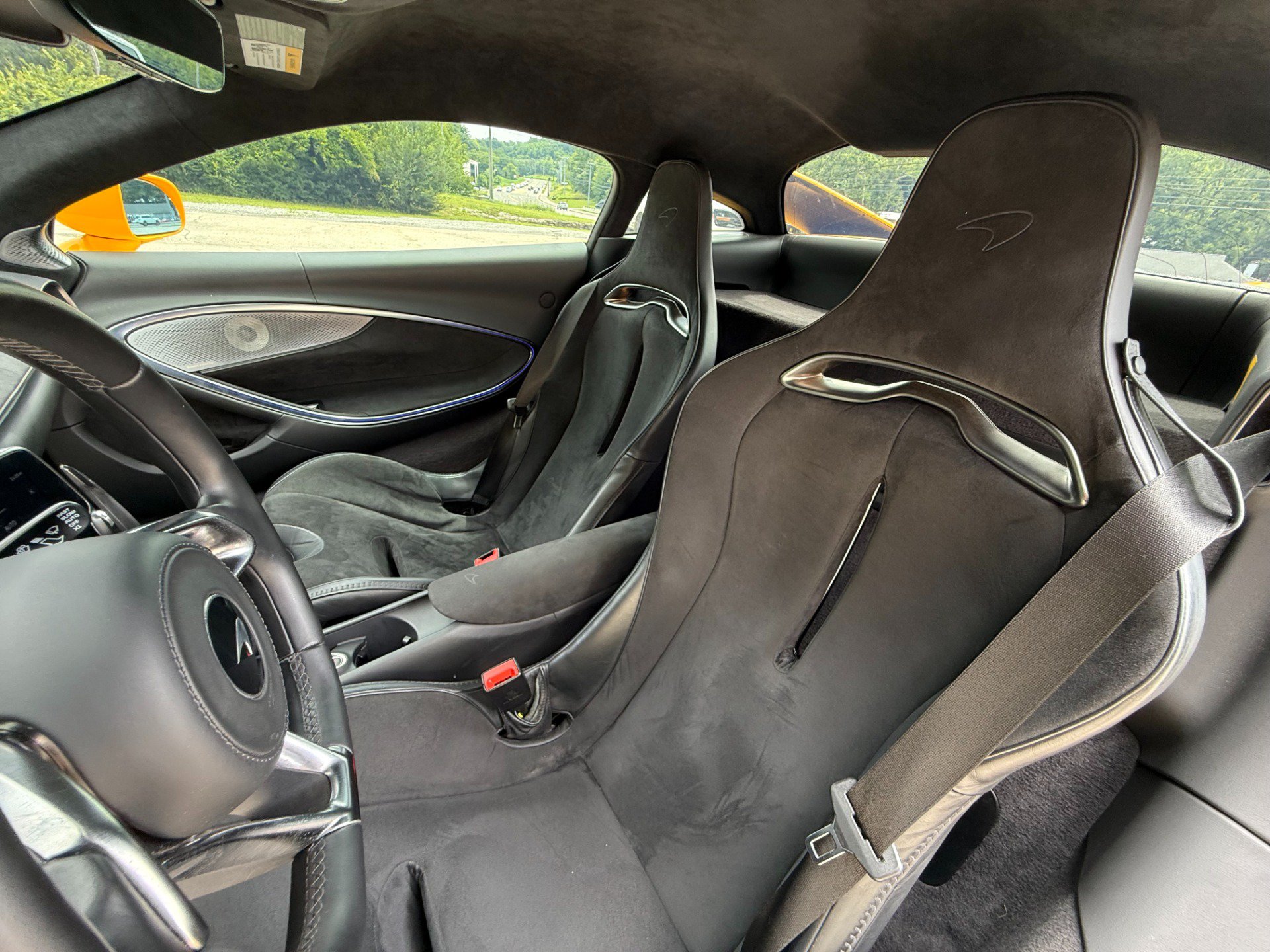 Used 2024 McLaren Artura RWD image 19