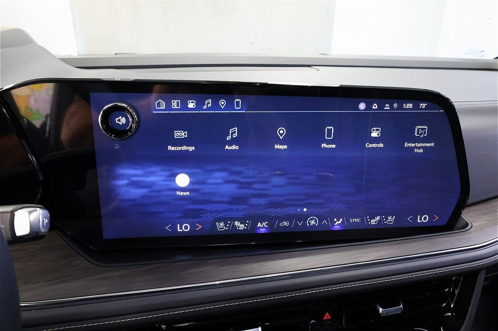 New 2026 Chevrolet Suburban Premier image 25