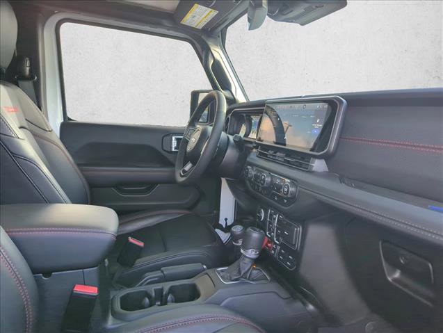 Used 2025 Jeep Gladiator Rubicon w/ Convenience Group image 17