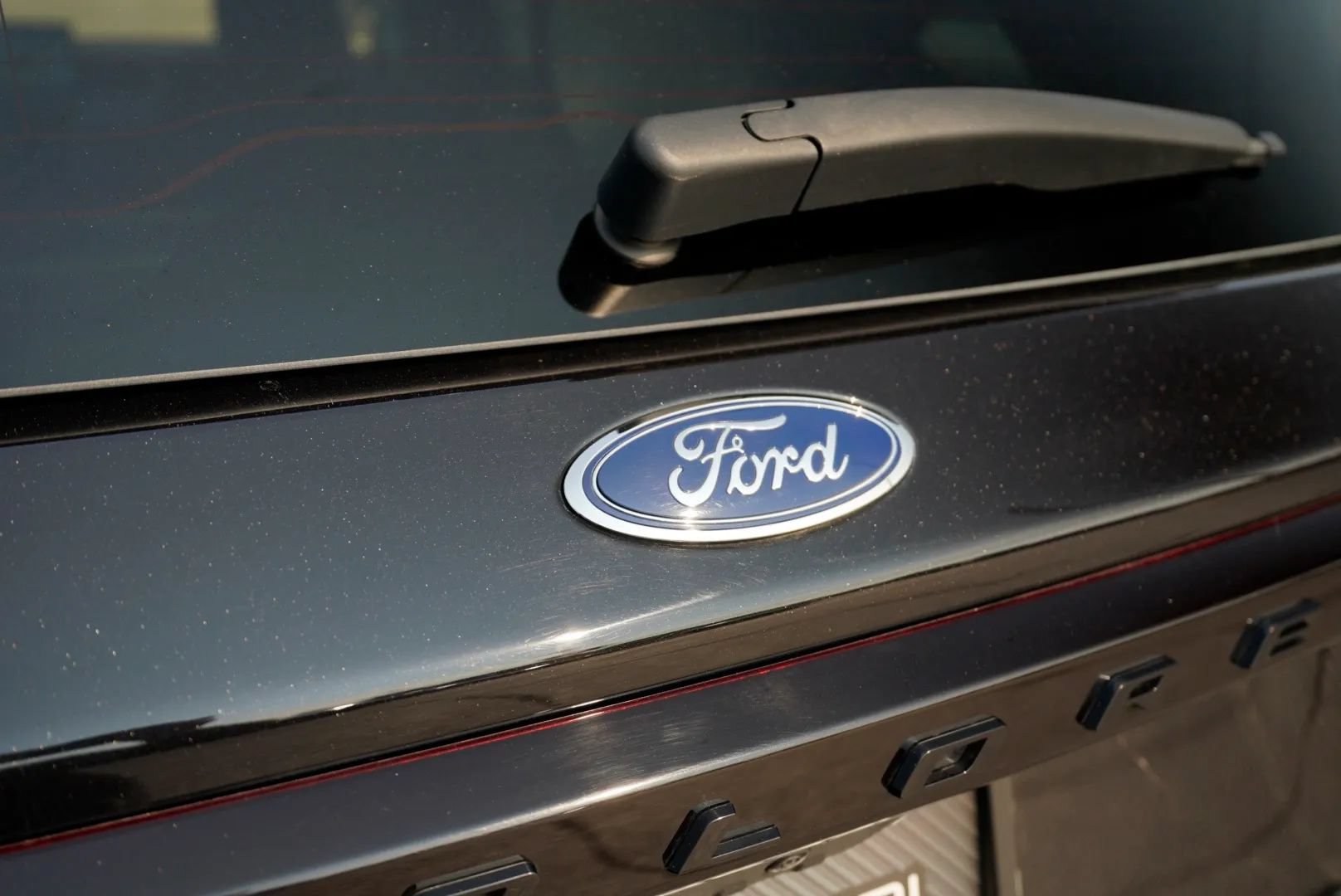 Used 2025 Ford Explorer ST-Line AWD/4WD image 14