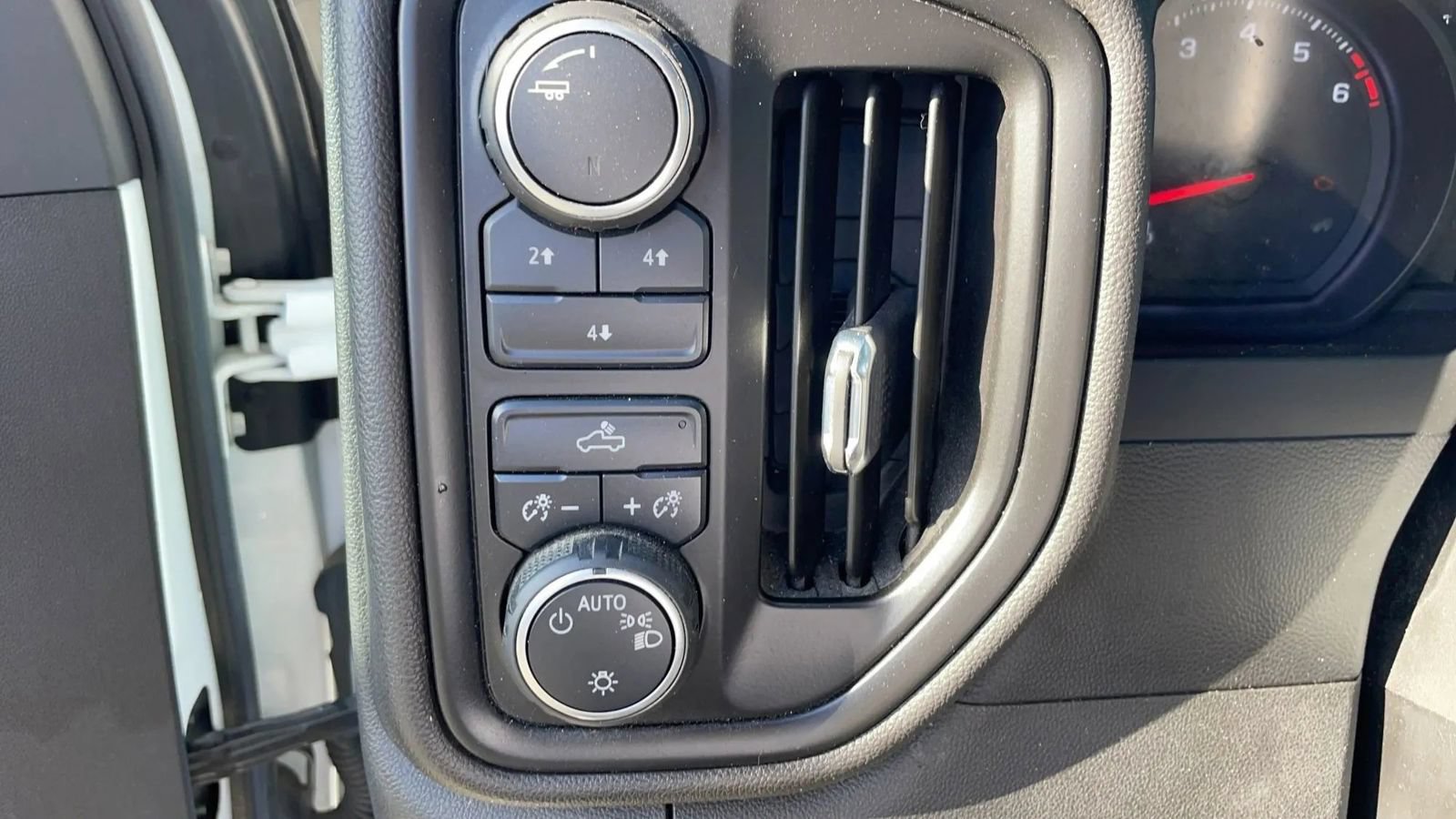 Used 2022 Chevrolet Silverado 2500 W/T w/ WT Convenience Package AWD/4WD image 15