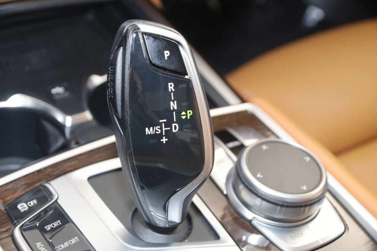 Used 2020 BMW 750i xDrive AWD/4WD image 8
