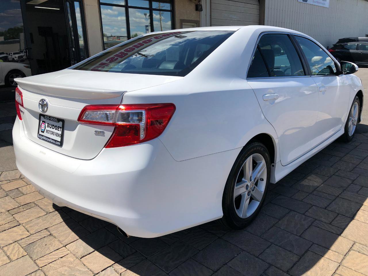 Used 2012 Toyota Camry SE FWD image 2