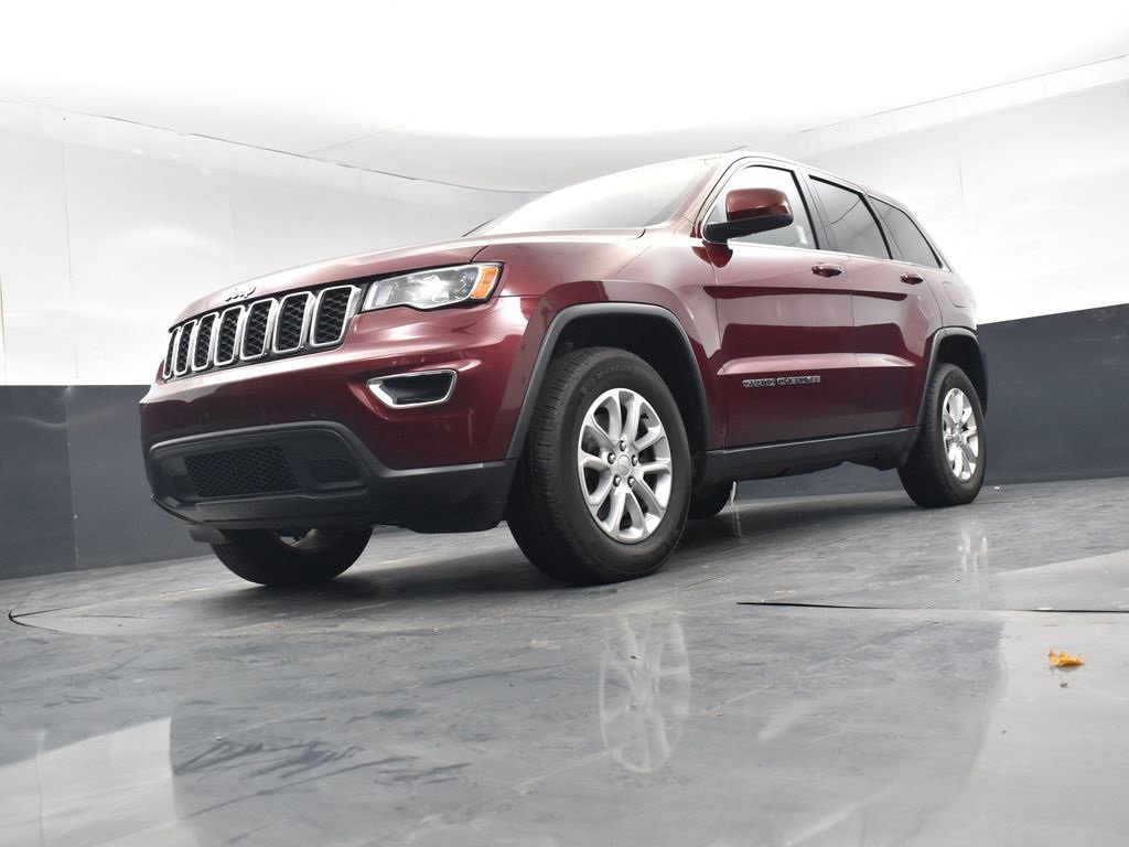 Used 2021 Jeep Grand Cherokee Laredo image 24