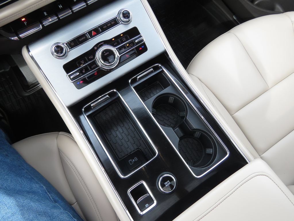 Used 2023 Lincoln Aviator AWD w/ Premium Package image 26