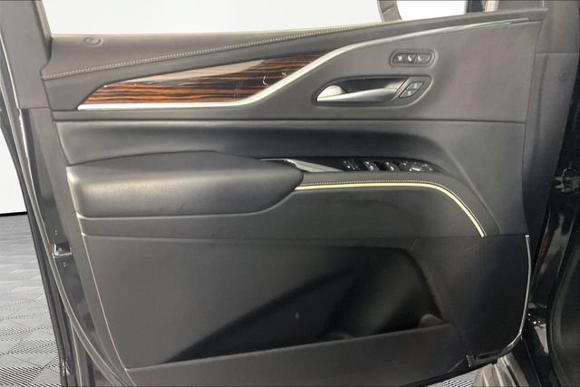 Used 2023 Cadillac Escalade Premium Luxury RWD image 17