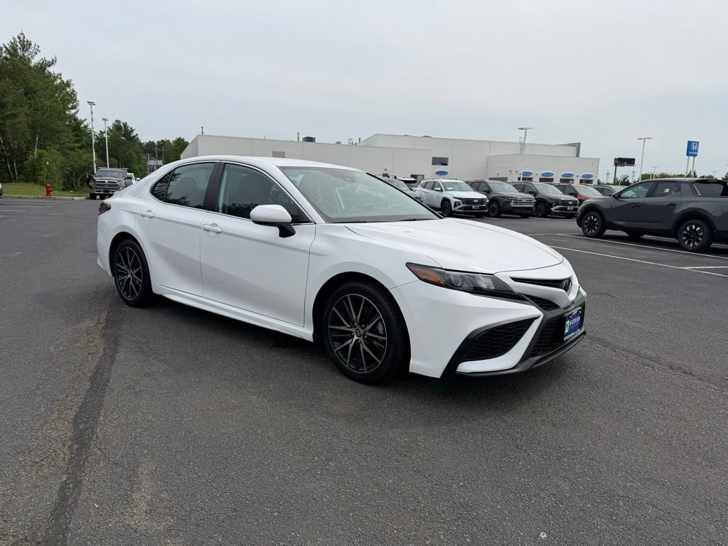 Used 2024 Toyota Camry SE FWD image 8