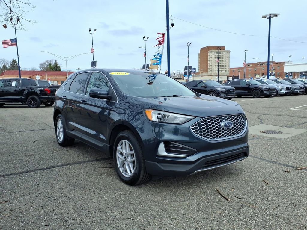 Certified 2024 Ford Edge SEL AWD/4WD image 3