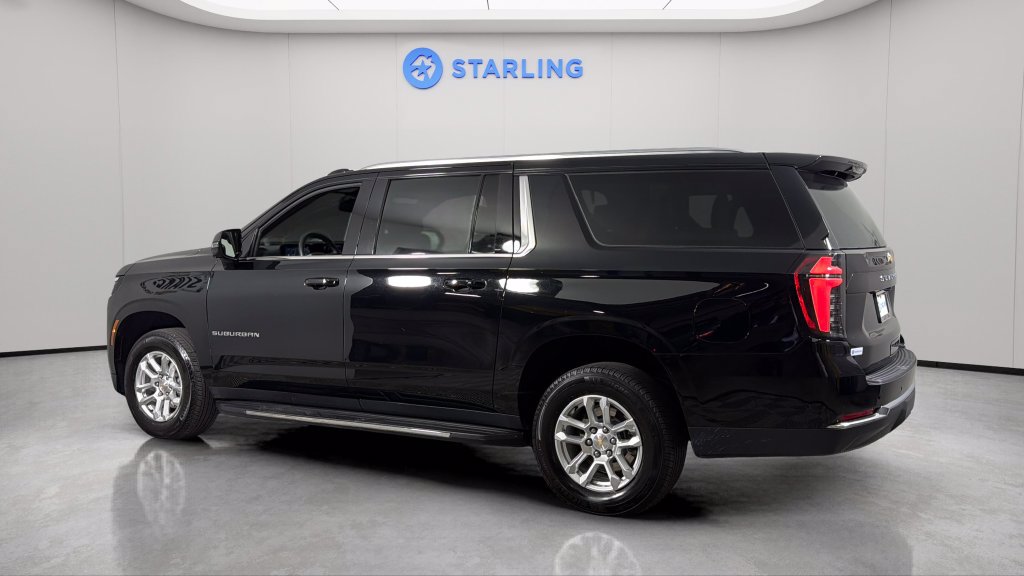 Used 2026 Chevrolet Suburban LT w/ Comfort Package AWD/4WD image 5