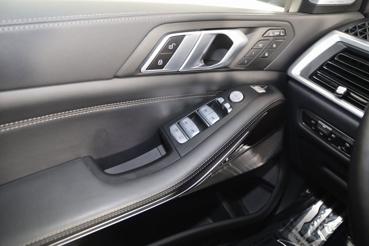 Used 2023 BMW X7 M60i w/ Executive Package image 43