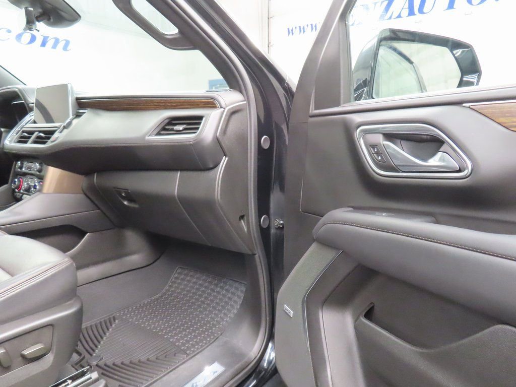 Used 2024 Chevrolet Suburban High Country AWD/4WD image 31