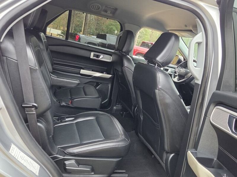 Used 2021 Ford Explorer Limited w/ Equipment Group 301A image 16