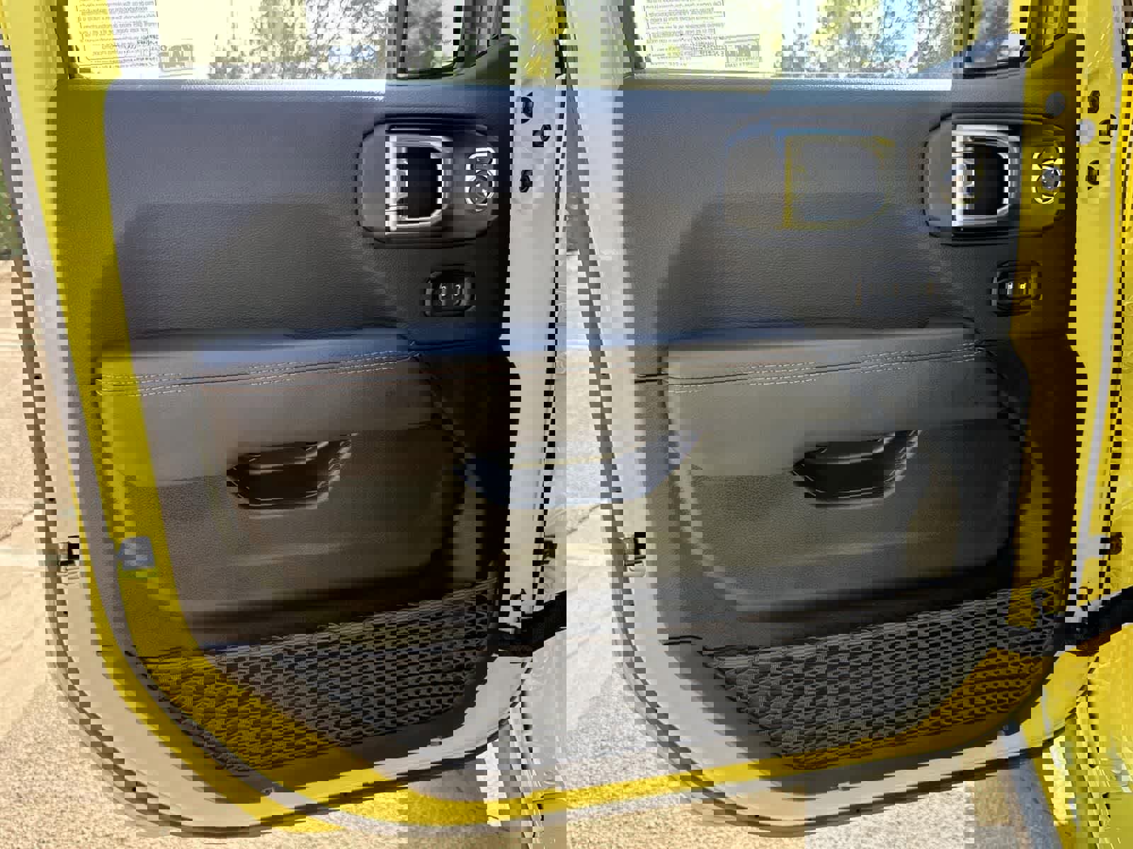 Used 2023 Jeep Gladiator Mojave w/ Cold Weather Group image 20