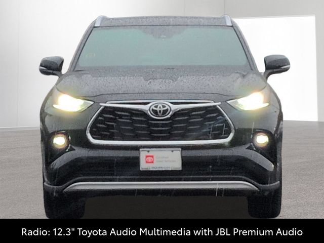 Certified 2026 Toyota Highlander Platinum AWD/4WD image 2