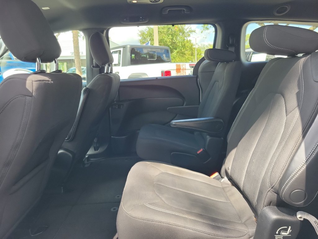 Used 2018 Chrysler Pacifica Touring Plus w/ S Appearance Package FWD image 10