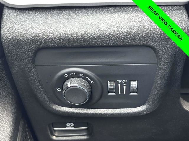 Used 2023 Jeep Grand Cherokee L Laredo image 11