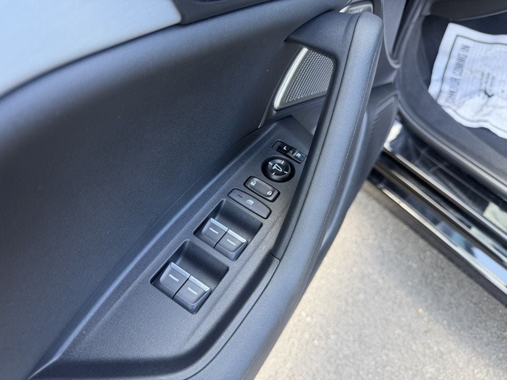 Used 2025 Acura TLX w/ Technology Package FWD image 13