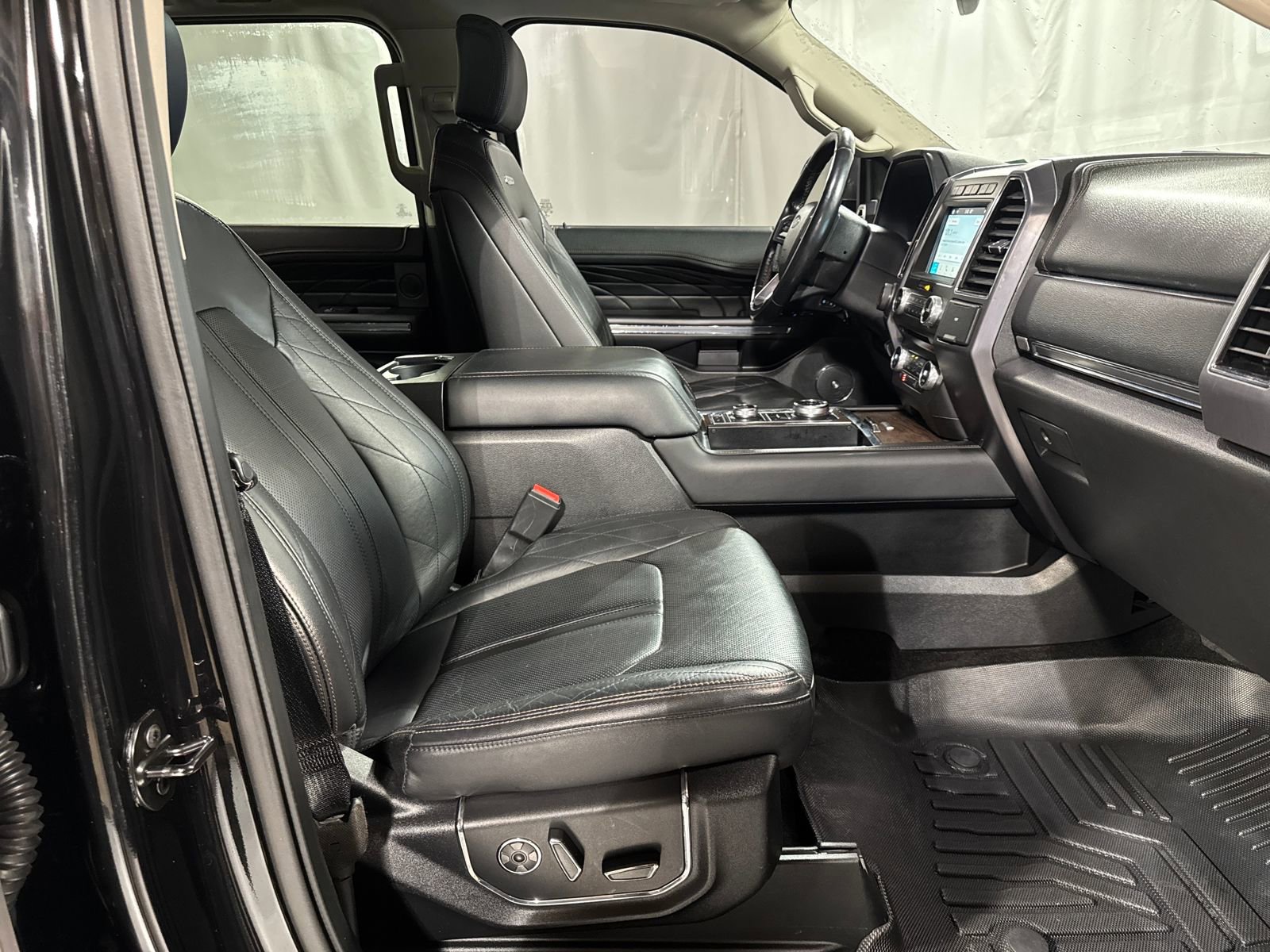 Used 2018 Ford Expedition Max Platinum image 31