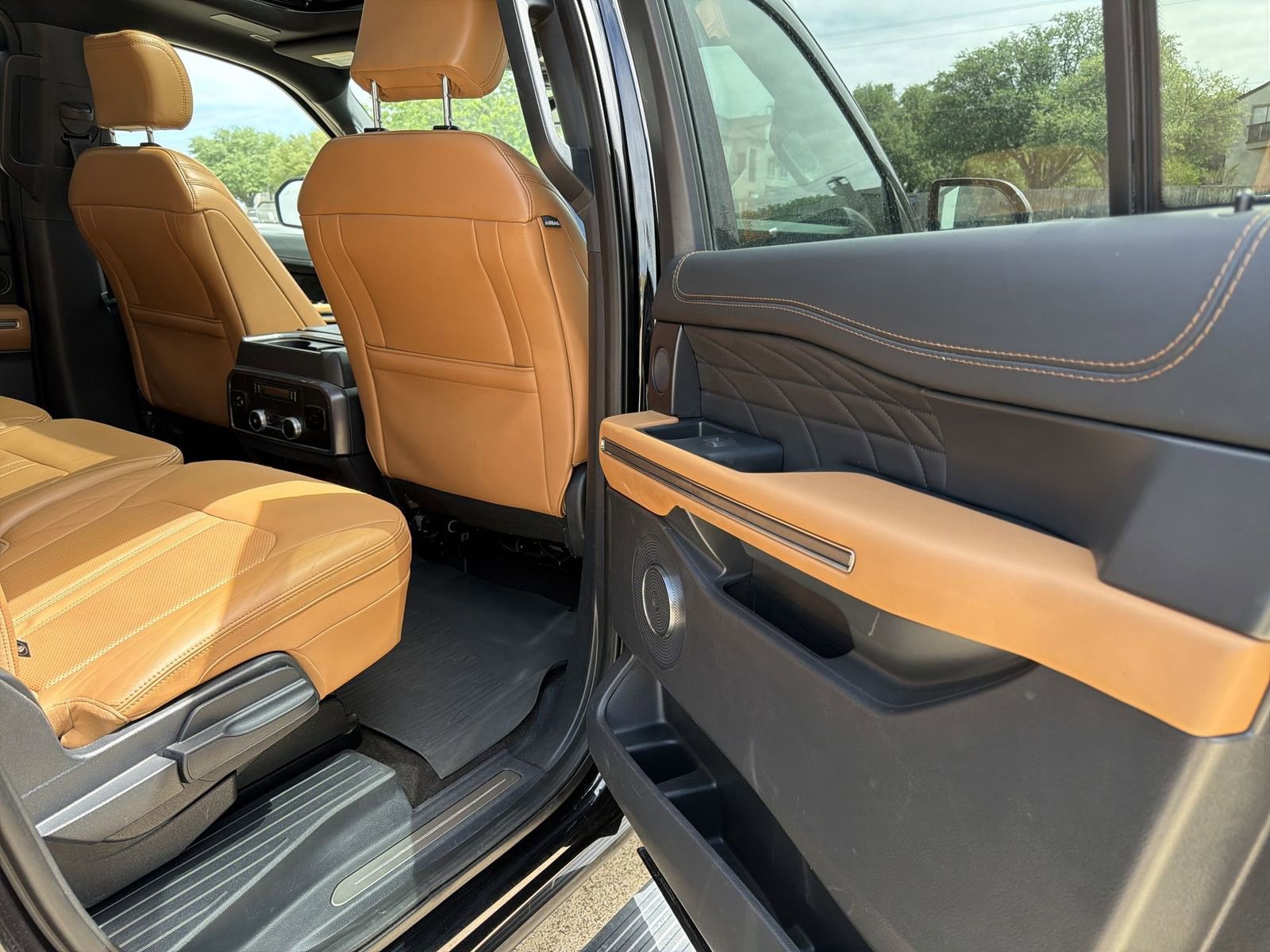 Used 2022 Ford Expedition Max Platinum AWD/4WD image 28